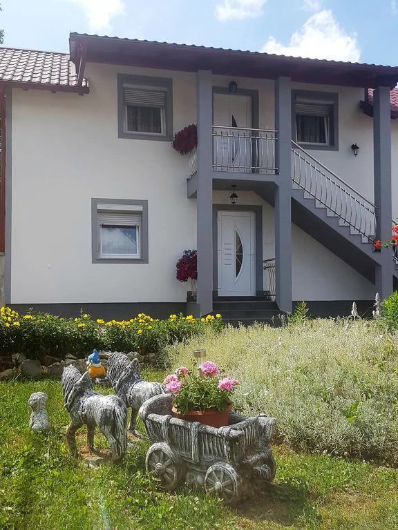 Guesthouse Samolov Vrhovine المظهر الخارجي الصورة