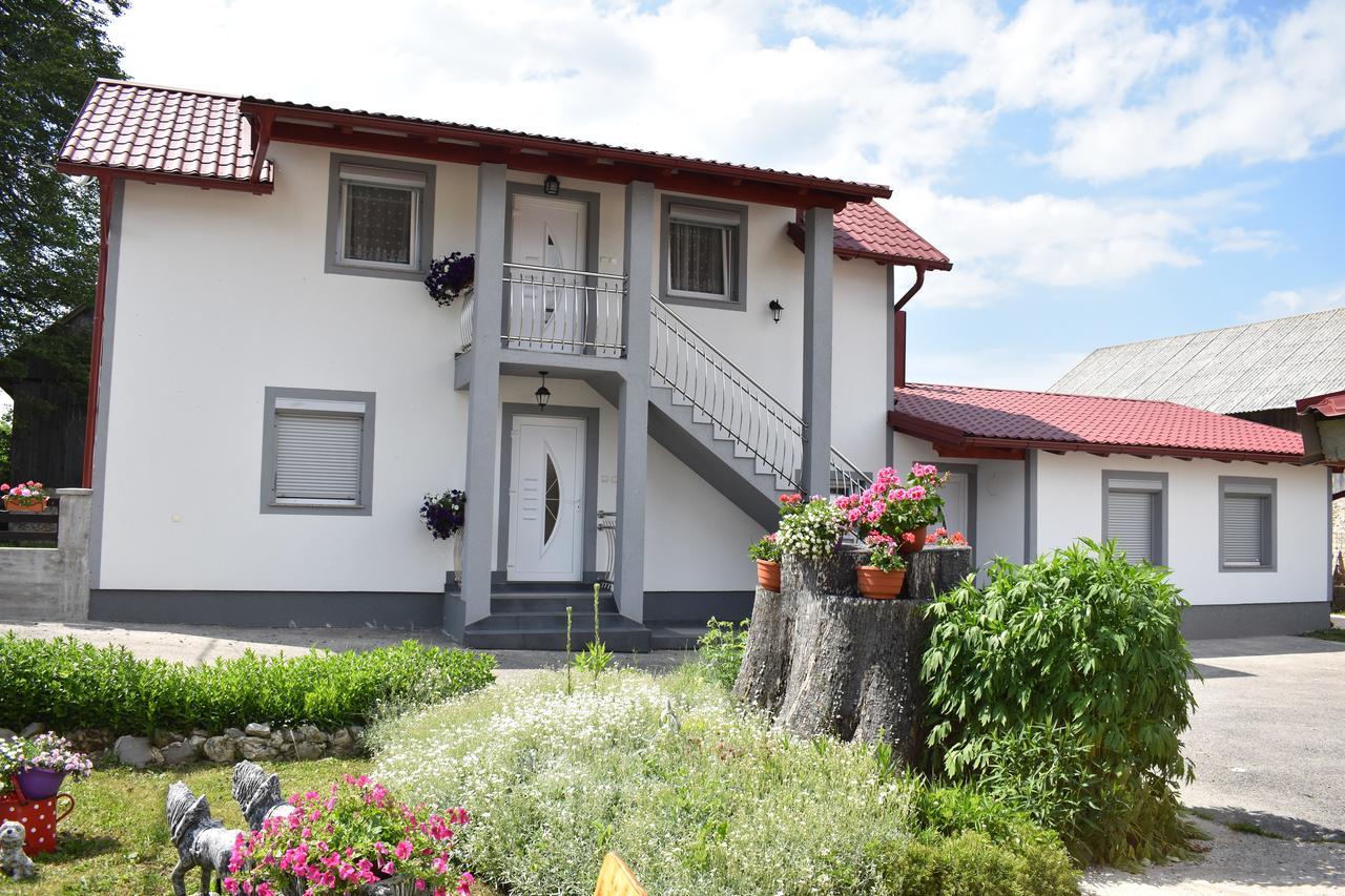 Guesthouse Samolov Vrhovine المظهر الخارجي الصورة
