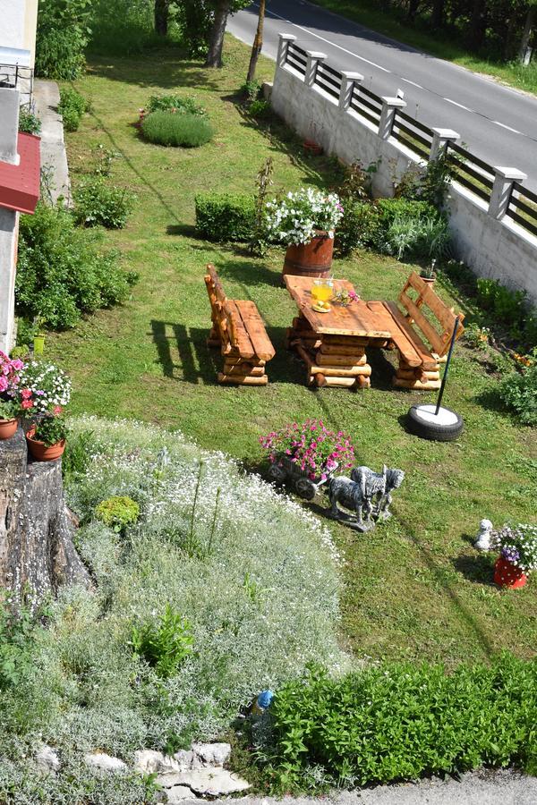 Guesthouse Samolov Vrhovine المظهر الخارجي الصورة
