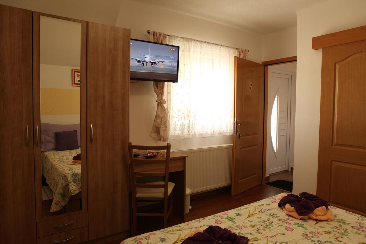 Guesthouse Samolov Vrhovine المظهر الخارجي الصورة