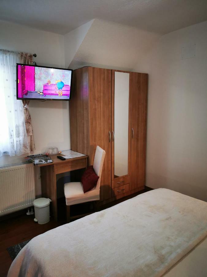 Guesthouse Samolov Vrhovine المظهر الخارجي الصورة