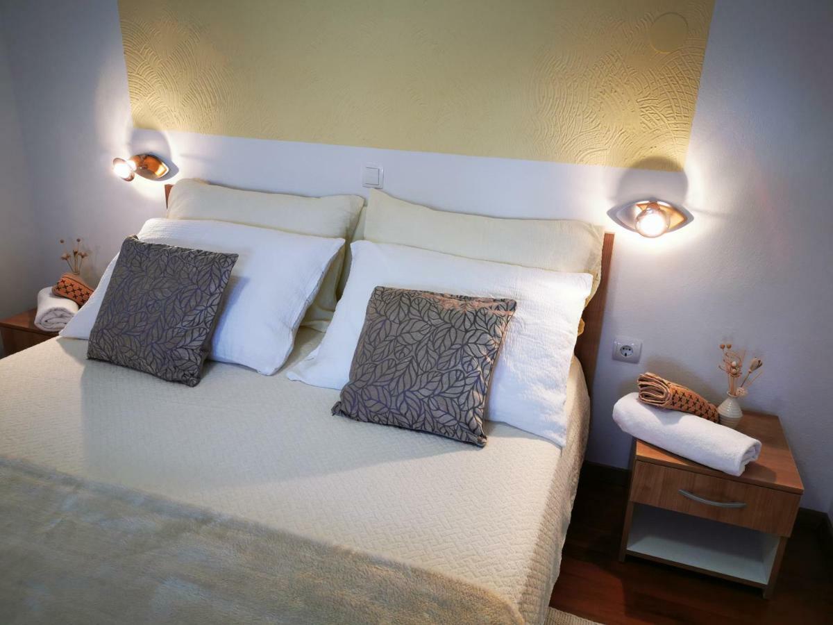 Guesthouse Samolov Vrhovine المظهر الخارجي الصورة