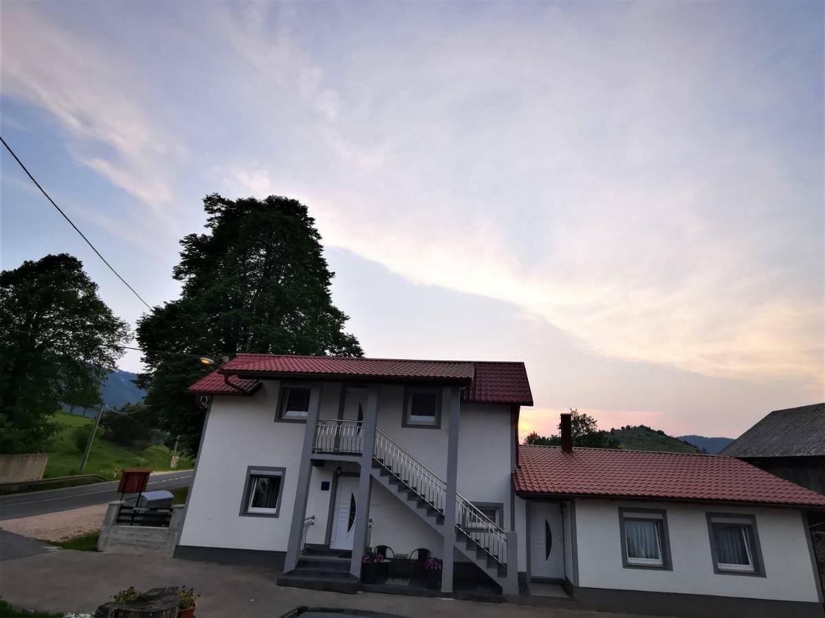 Guesthouse Samolov Vrhovine المظهر الخارجي الصورة